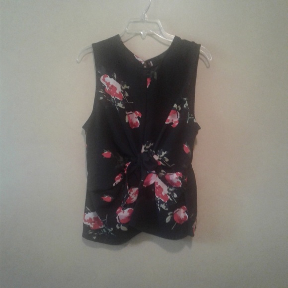 Women's Blouse - Picture 4 of 5